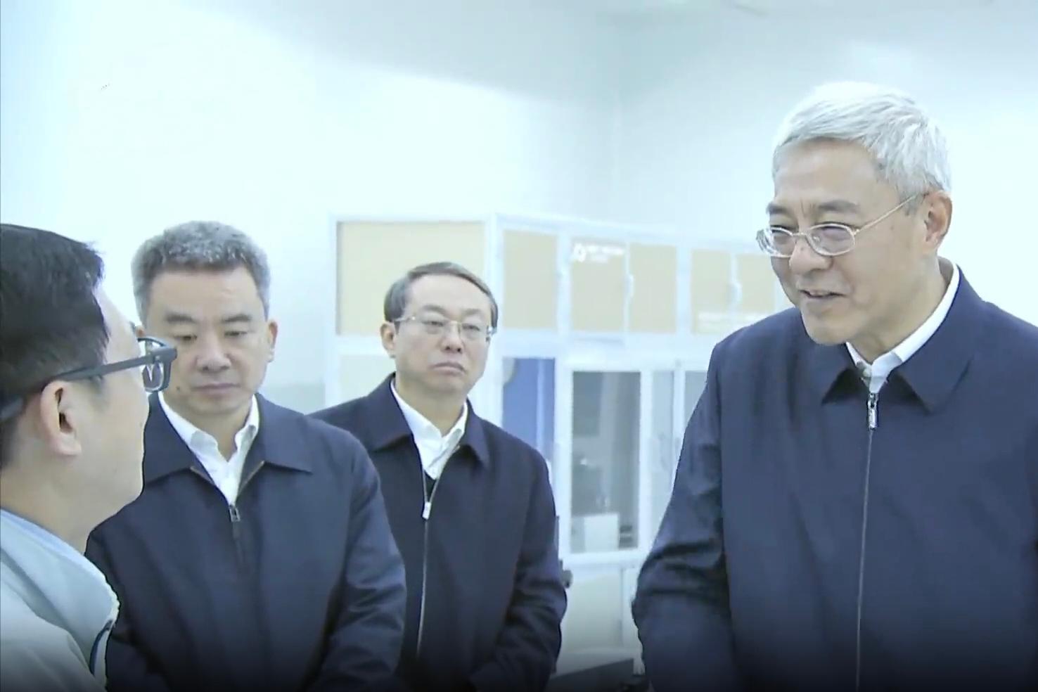 尹弘在上饶调研：前瞻布局未来产业新赛道 全力打造新的经济增长